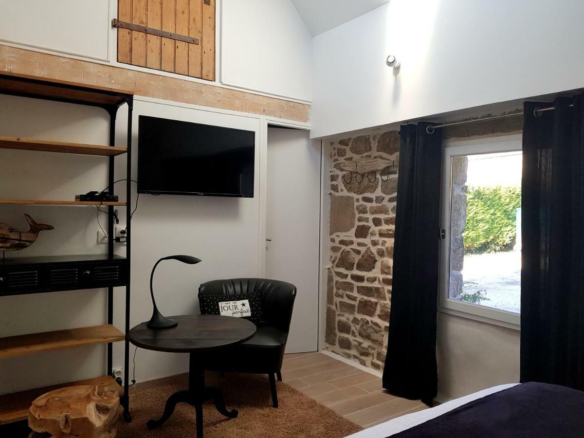 Le Colombier Bretagne Bed & Breakfast Louannec Exterior photo